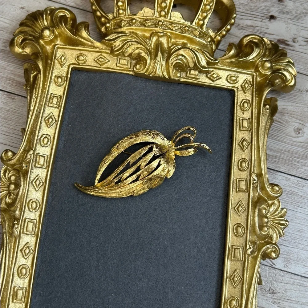 Vintage Brushed Gold Leaf Brooch